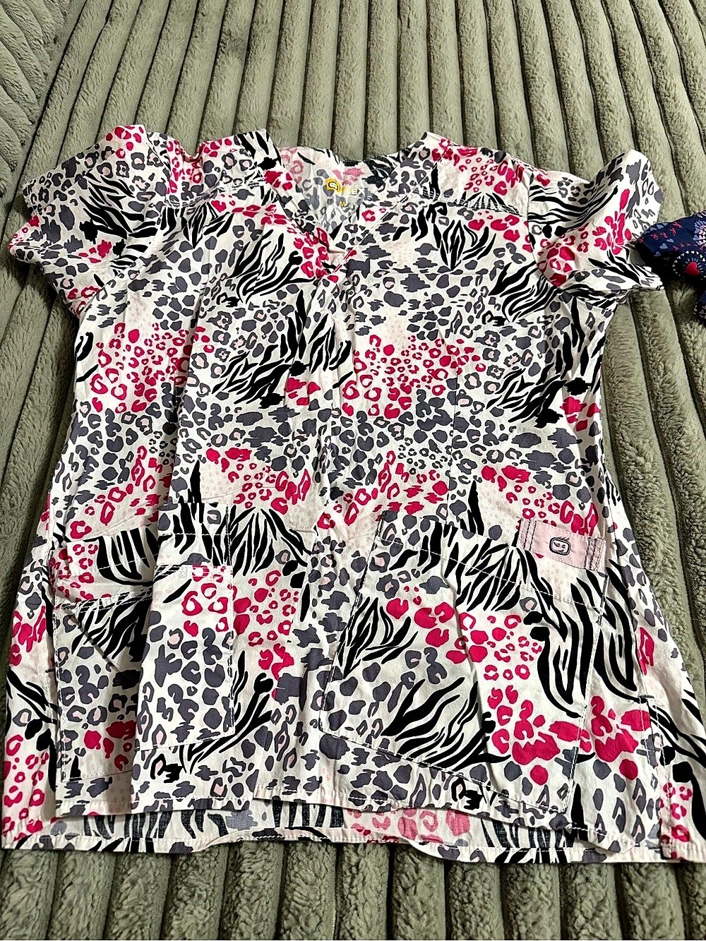 Women’s Scrub Lot Size Medium – Landau, WonderWink Flex & Healing Hands
